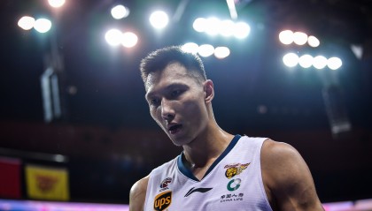 开云体育-4年前的今天：易建联生涯总得分突破12000分 本土球员仅此一人